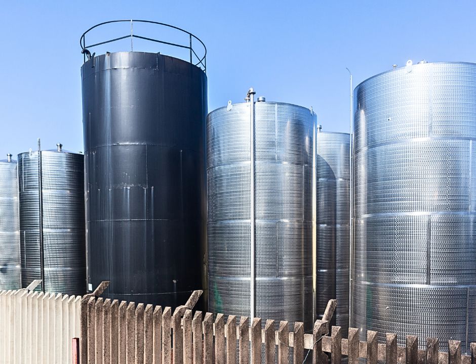 مخزن استیل و کربن استیل