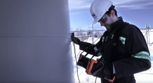 "تست فشار مخزن استیل برای بررسی مقاومت در برابر شرایط سخت صنعتی