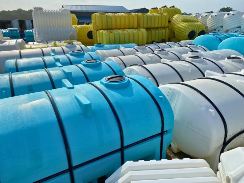 مخزن پلی اتیلن